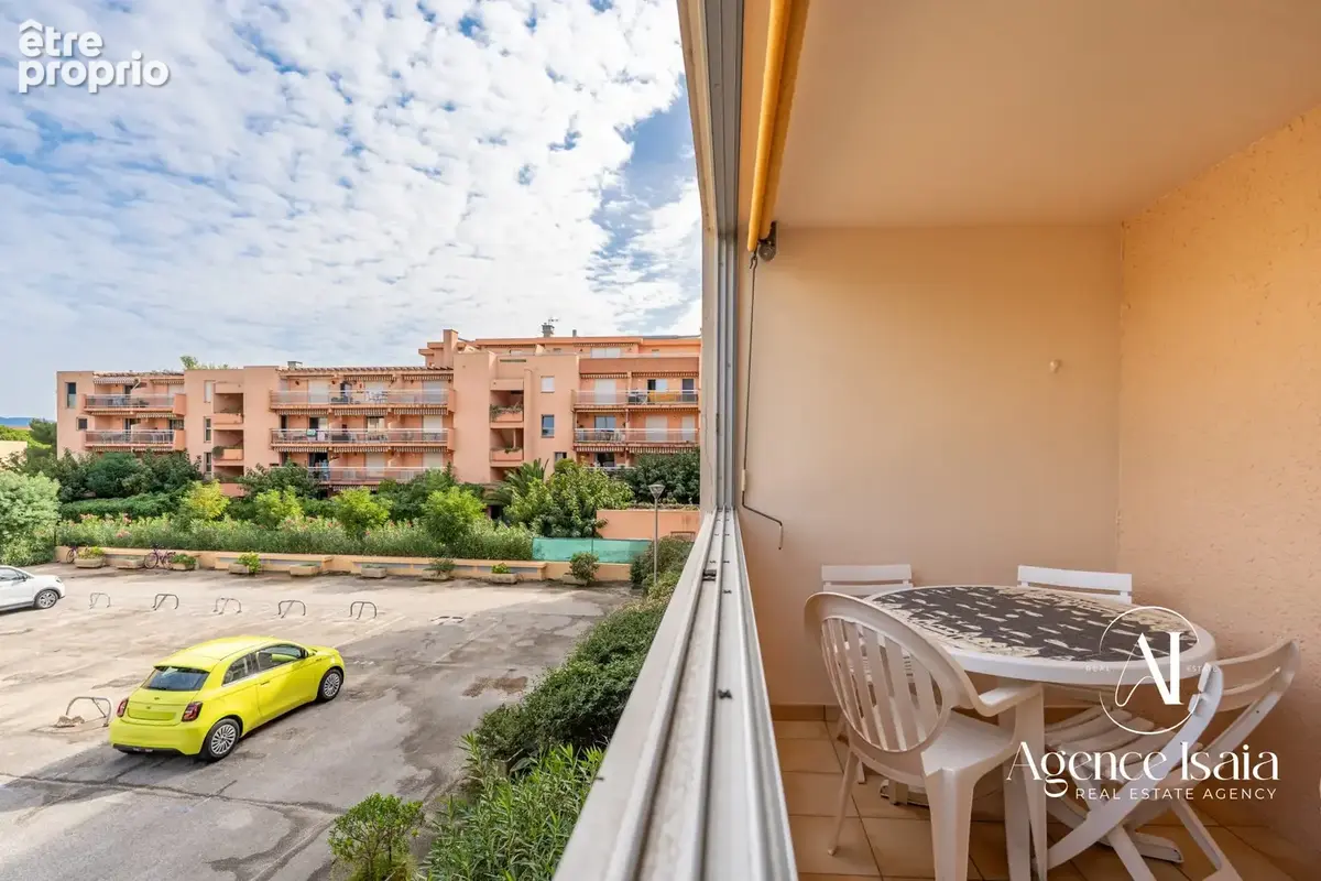 Appartement 2 pièces 24 m² à vendre à Bormes-Les-Mimosas (83230) - photo 2