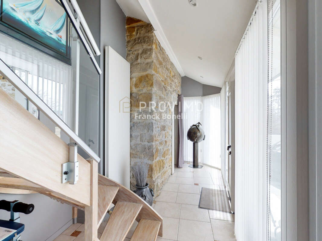 Maison de caractère, 4 chambres, garage, terrasse et jardin, en parfait état - photo 10