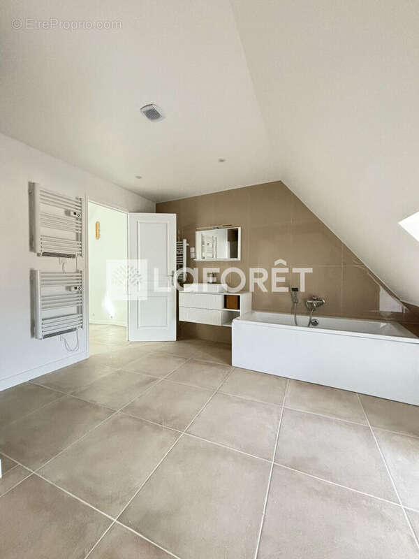 Appartement à MOUY