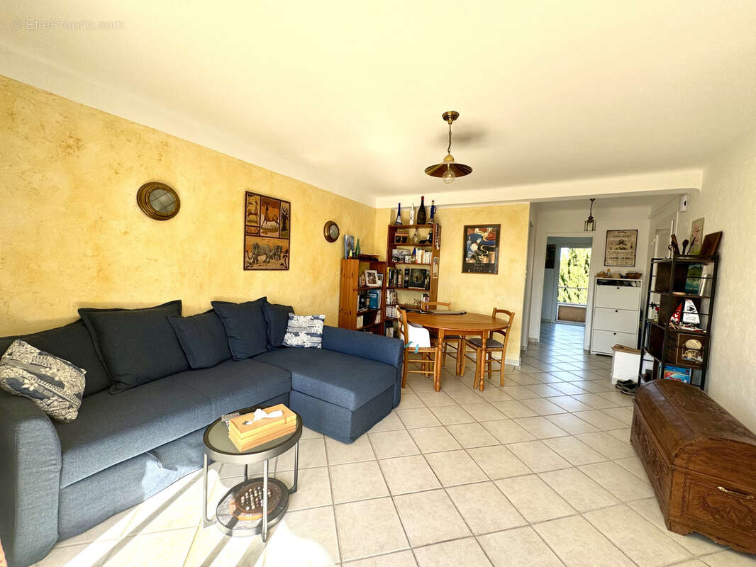 Appartement à SIX-FOURS-LES-PLAGES