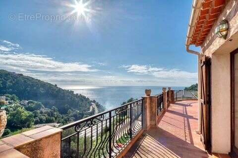 Maison à EZE