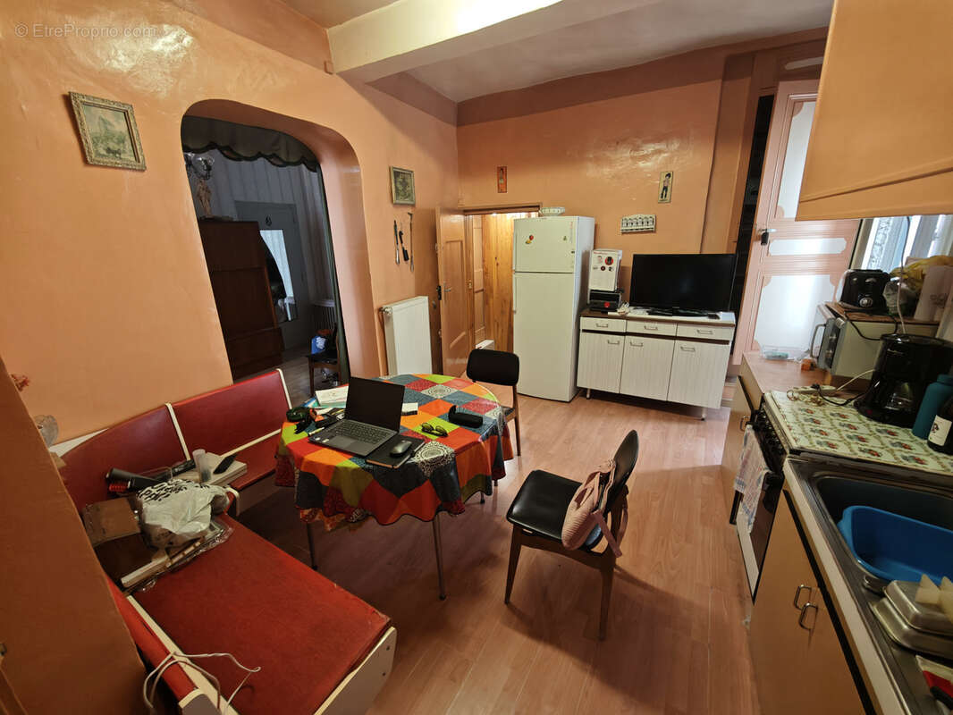 Maison de Village de type 4 avec garage et tropéziennes. - photo 3