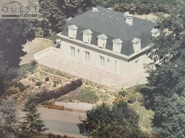 Maison à CHARBONNIERES-LES-BAINS