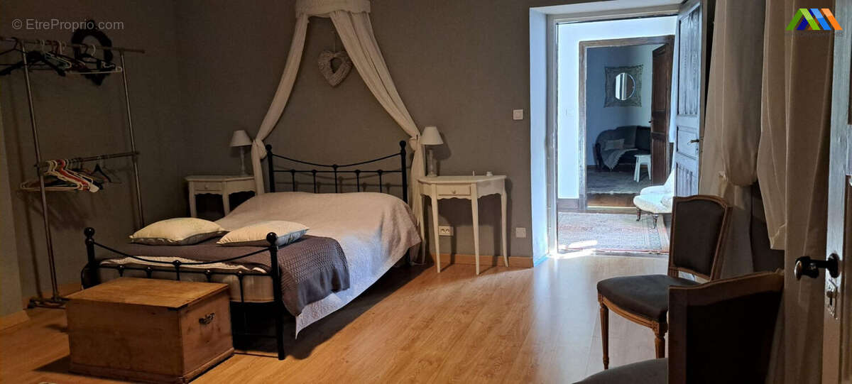 Maison 379 m² à Mielan  - photo 9