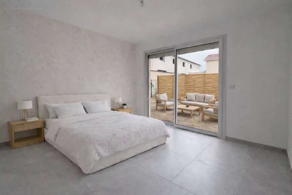 Appartement à TREPT