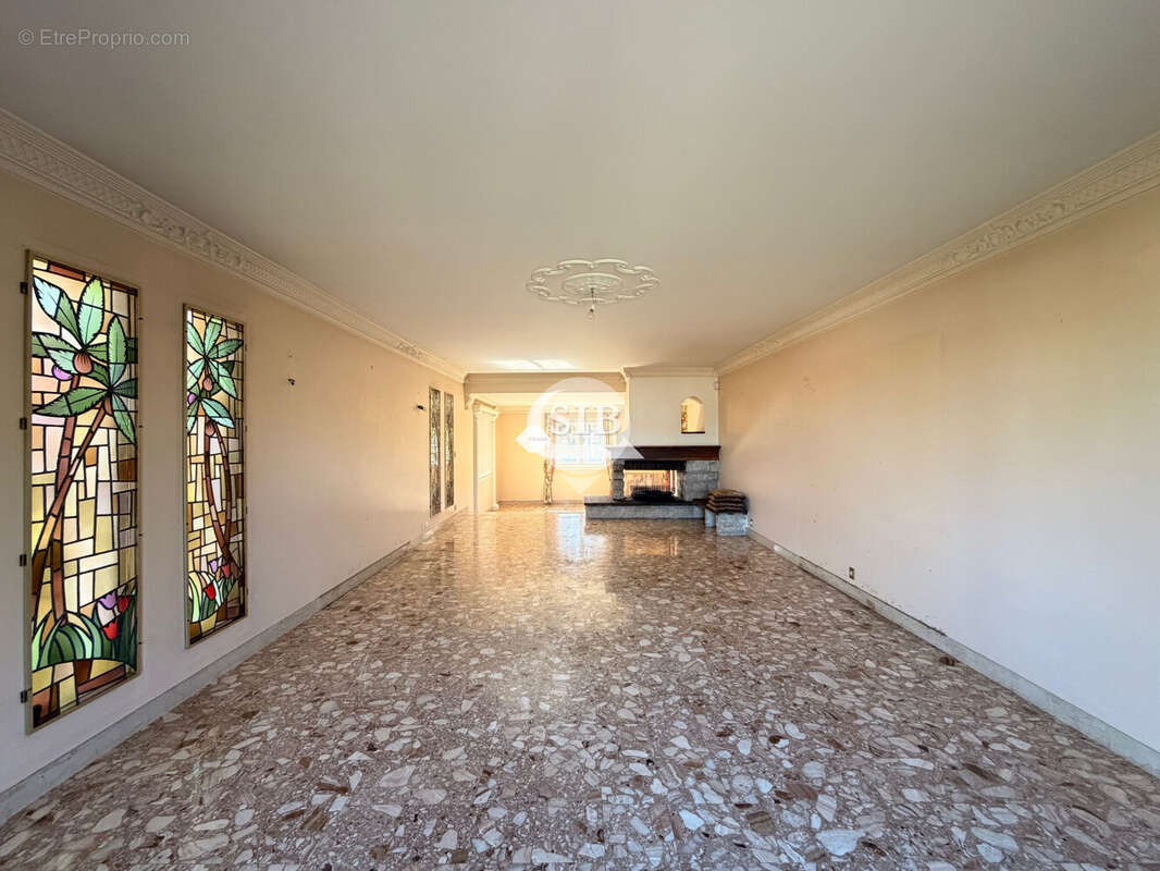 Maison à LA VILLE-DU-BOIS