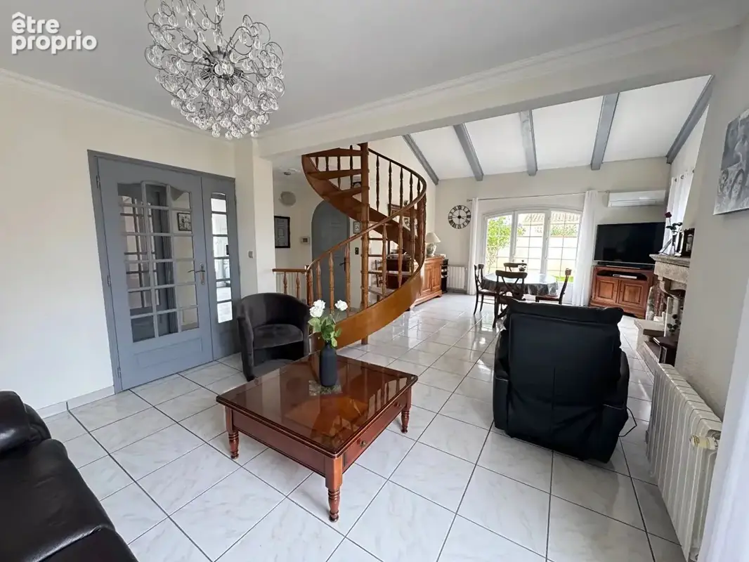 Villa 3 faces de 122 m² avec piscine - photo 4
