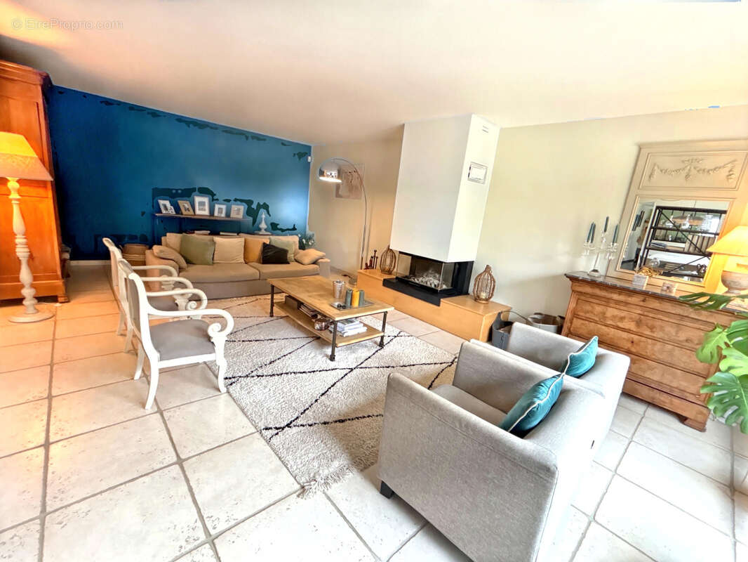 Maison à BRISON-SAINT-INNOCENT