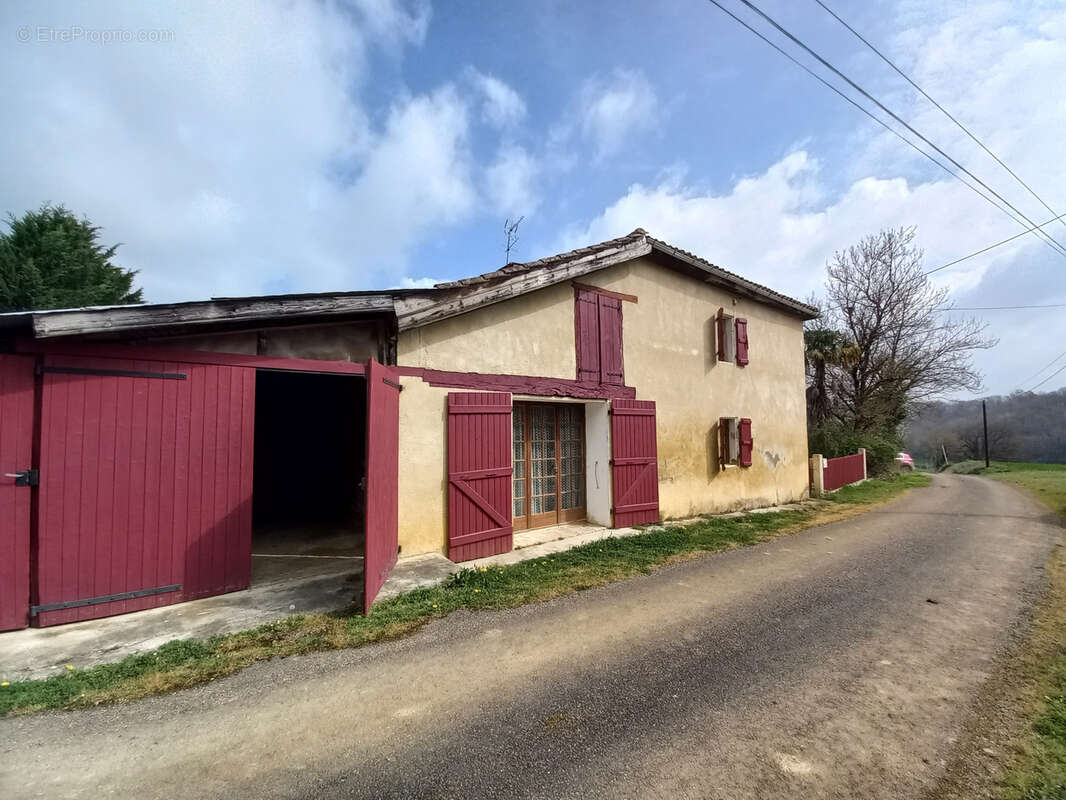 Maison à MONTESQUIOU