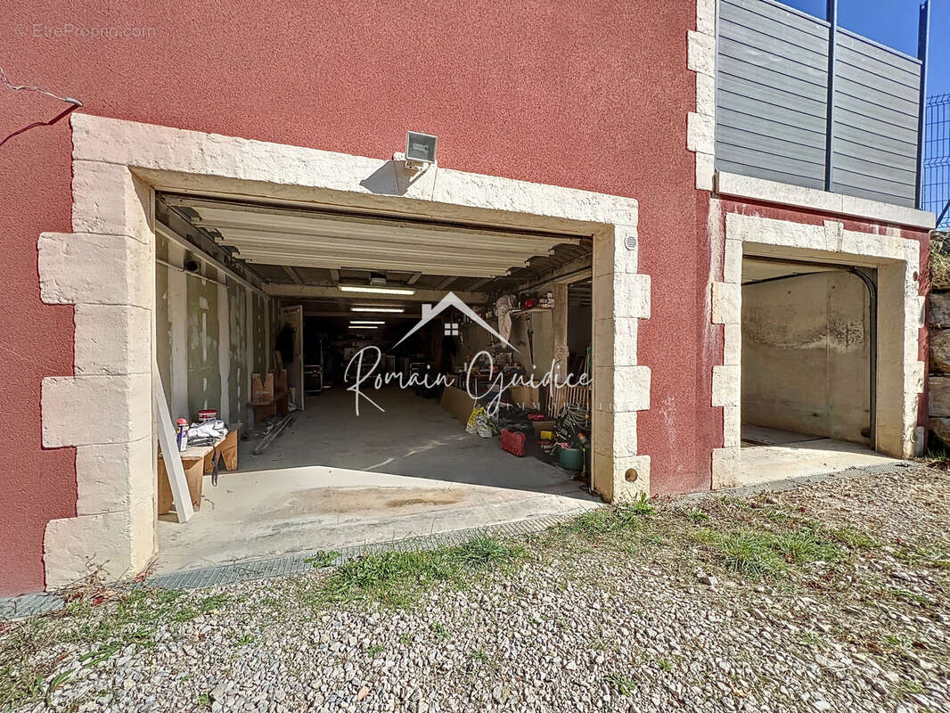 Villa type 6 de 199 m2 sur son terrain de 2122 m2 - photo 27