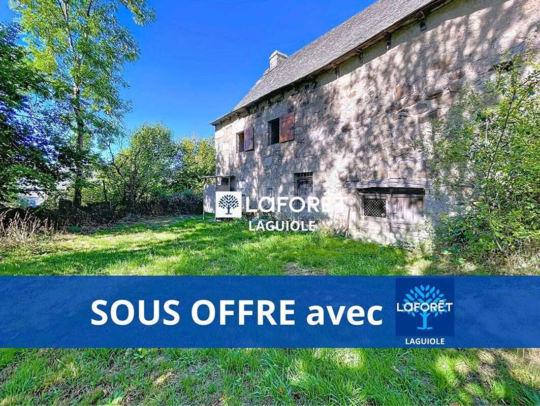 Maison à SAINTE-GENEVIEVE-SUR-ARGENCE