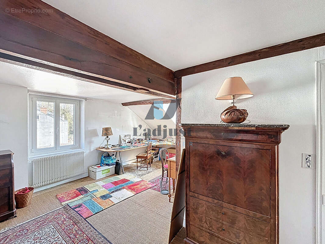 Maison à SAINT-PIERRE-LES-NEMOURS