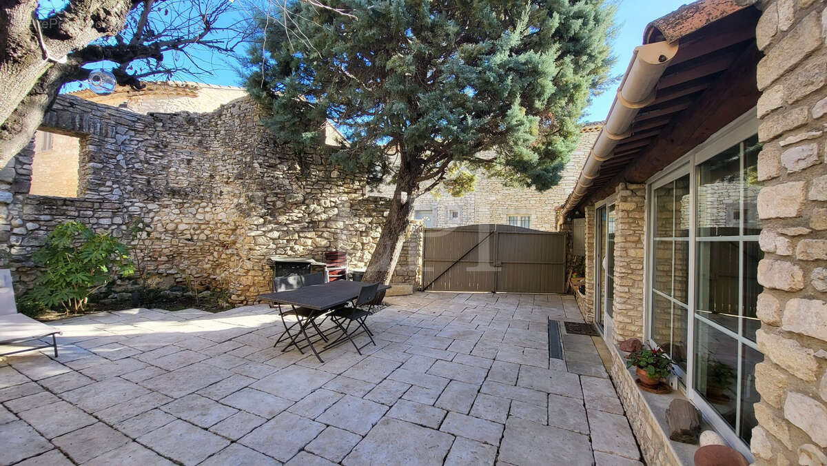 Maison à GORDES