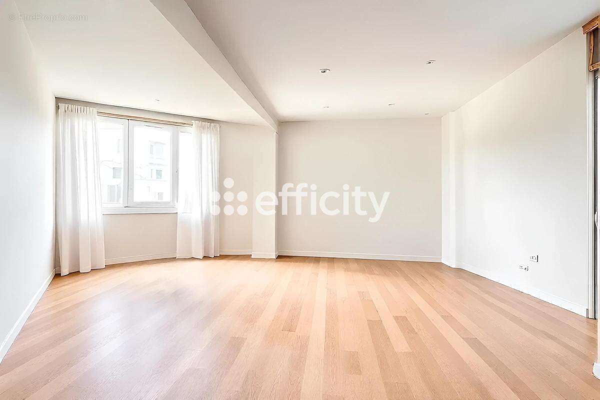 Appartement à ROSNY-SOUS-BOIS