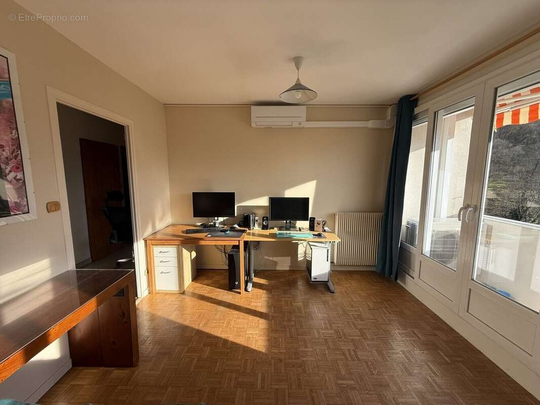 Appartement à SAINT-MARTIN-D&#039;HERES