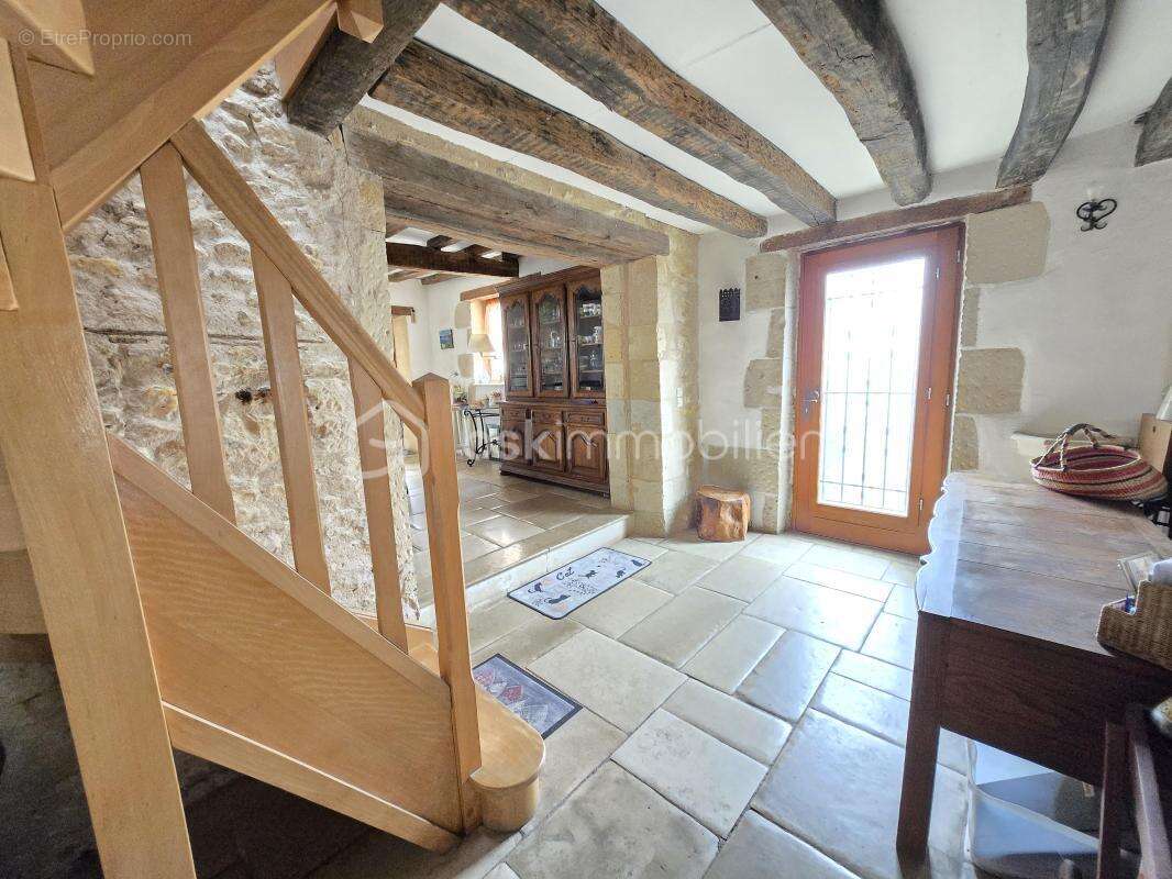Maison à COULANGES-LES-NEVERS