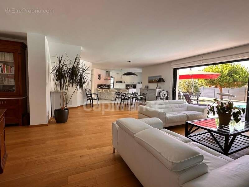 Maison à LES MATHES