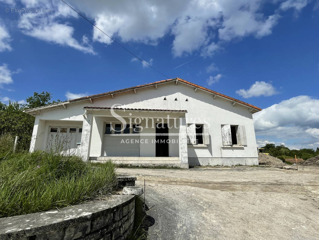 Maison à SAINTES