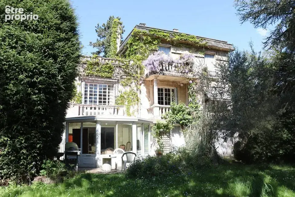 Maison 238 m² à Louveciennes  - photo 1