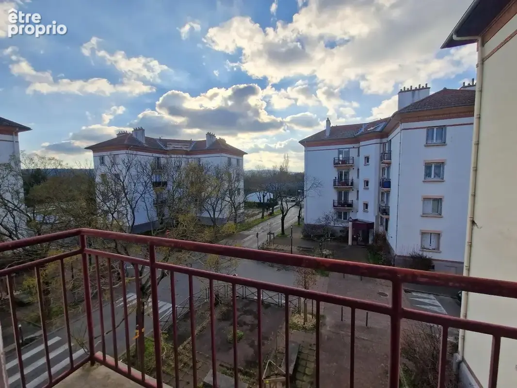   - Appartement à GRIGNY