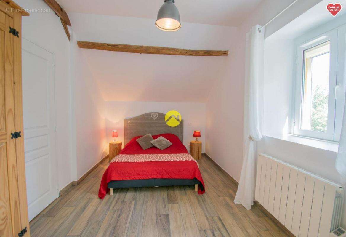 Maison à LE BUISSON-DE-CADOUIN