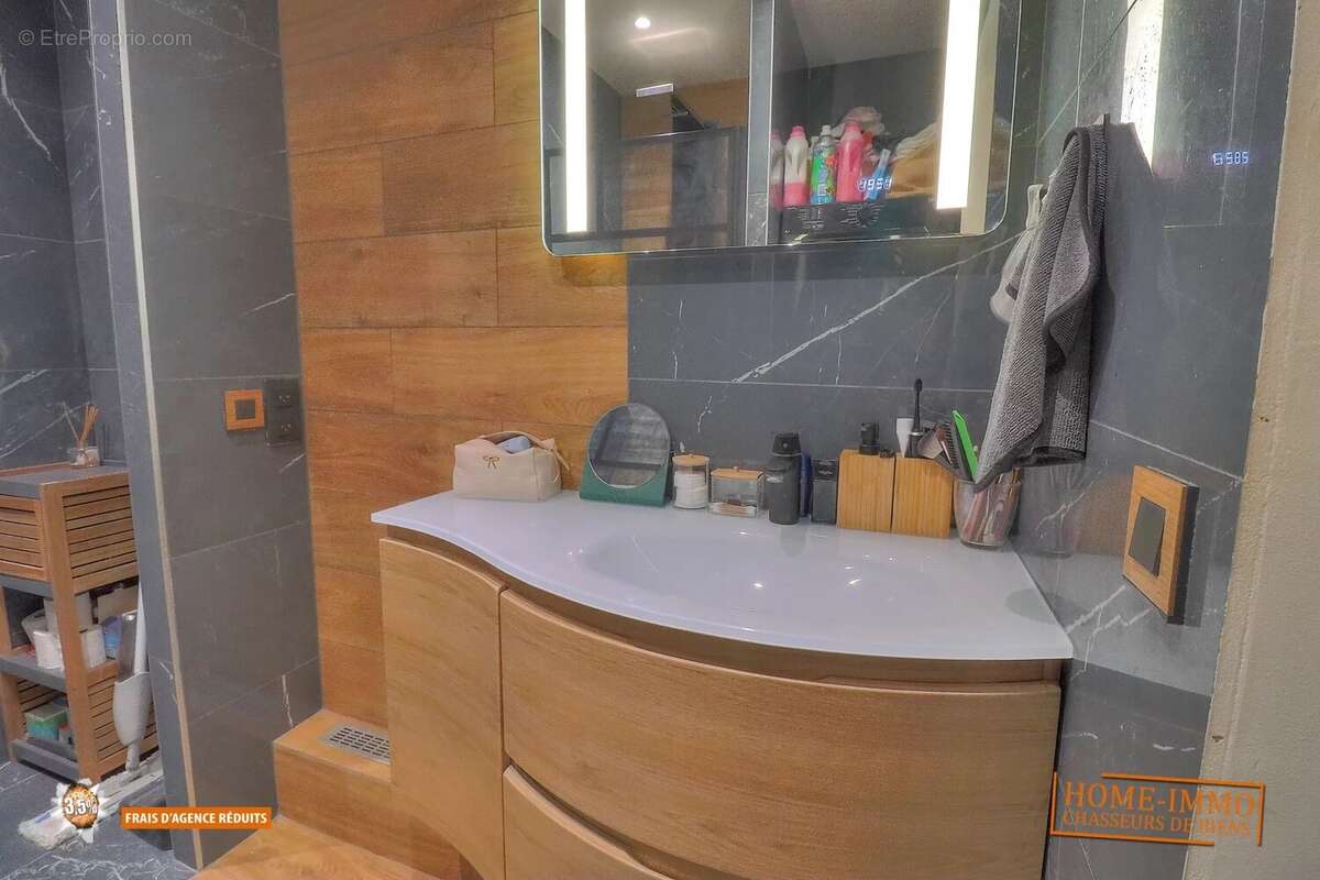 Appartement à VILLENEUVE-LOUBET