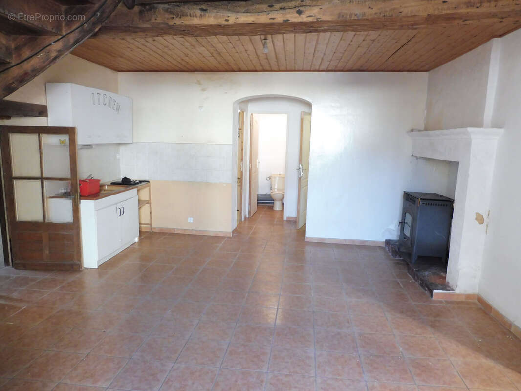 Maison à SAINT-VINCENT-DE-CONNEZAC