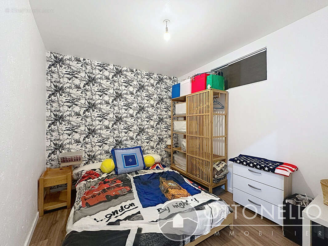Appartement à ROQUEBRUNE-SUR-ARGENS