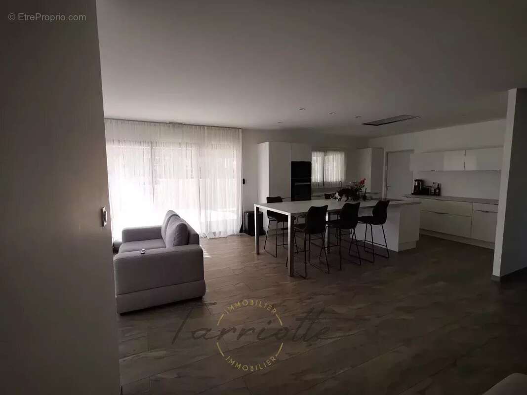 VILLA - 10374 - photo 6