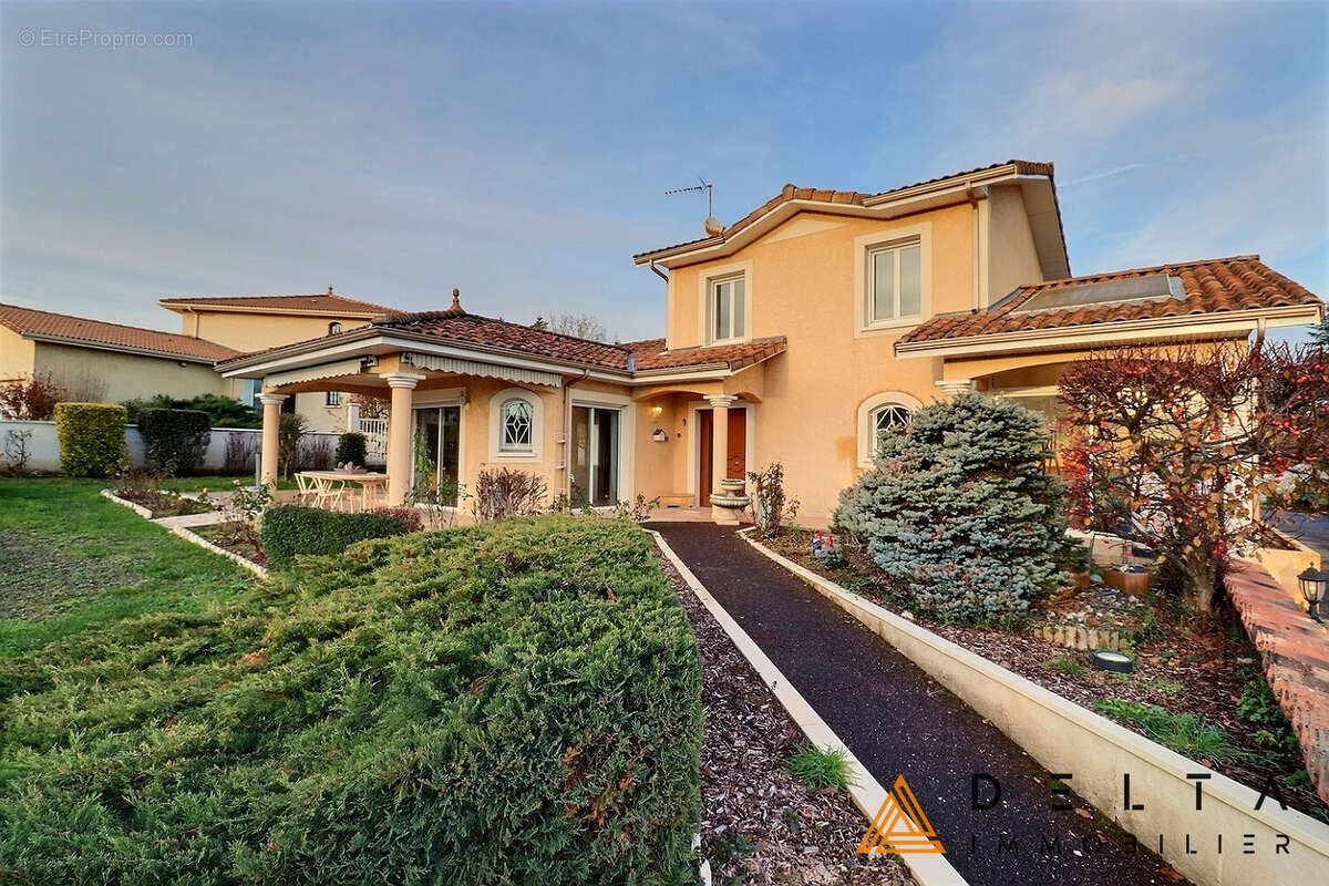 Maison à SATOLAS-ET-BONCE