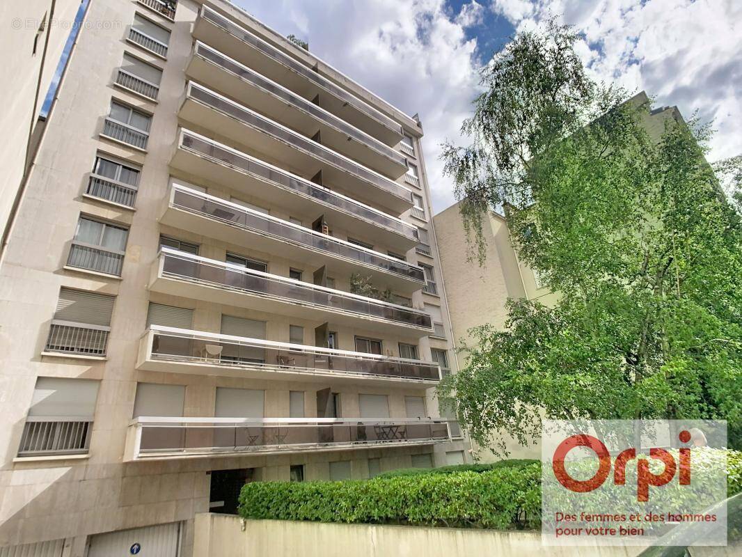 Appartement à ISSY-LES-MOULINEAUX