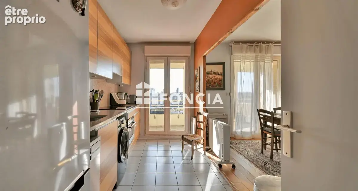 Exclusivité Foncia  Antigone  Hôtel de région appartement F3 avec terrasse garage - photo 4