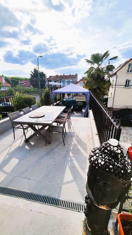 Maison à SAINT-MAUR-DES-FOSSES