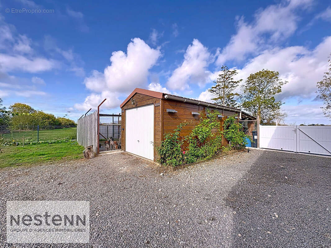 Maison à SAINT-URBAIN