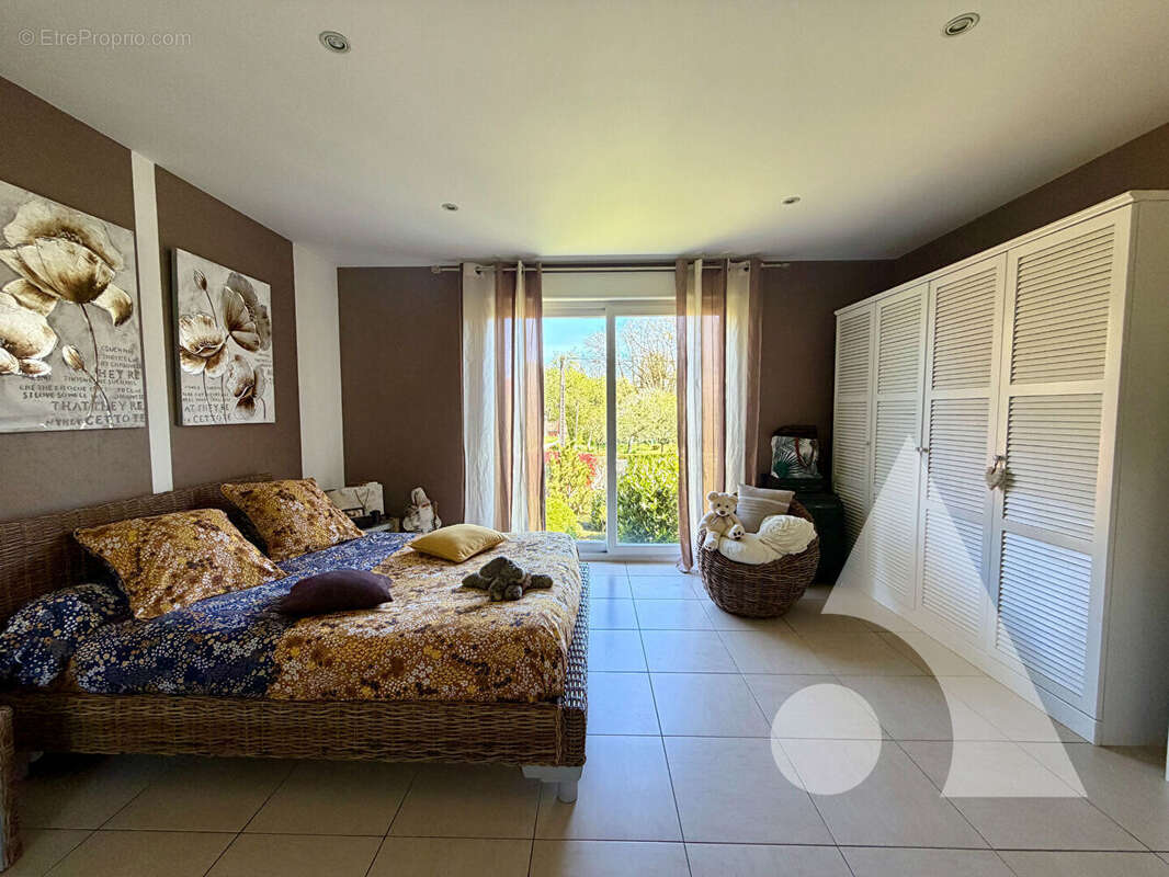 Maison à MONTIGNY-LES-MONTS