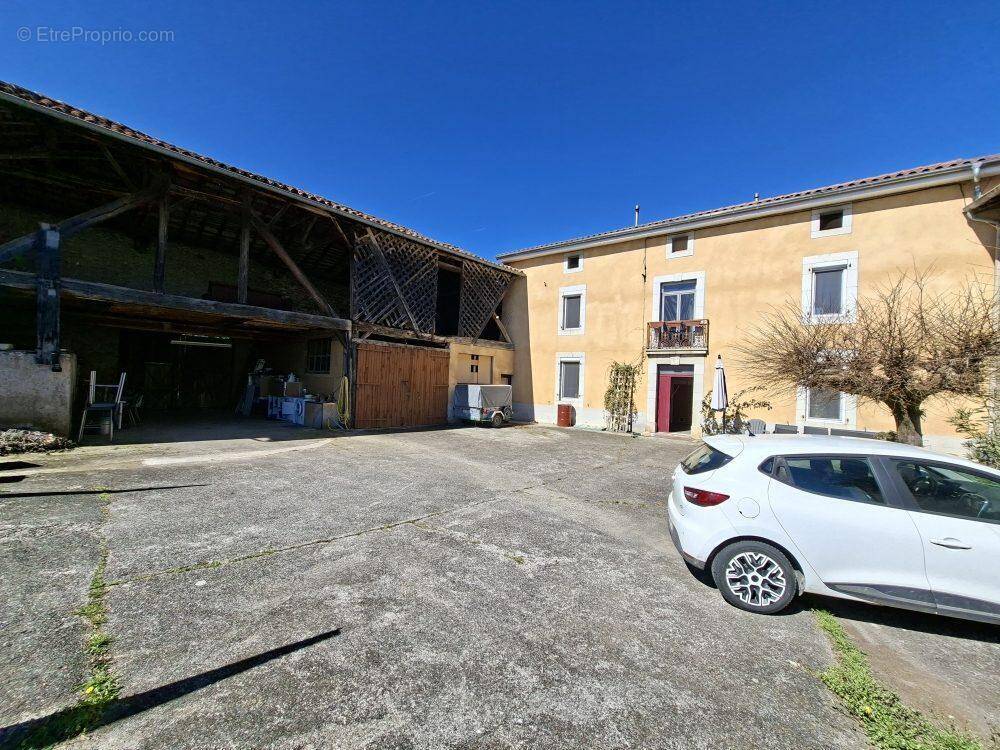 Maison à MARTRES-DE-RIVIERE