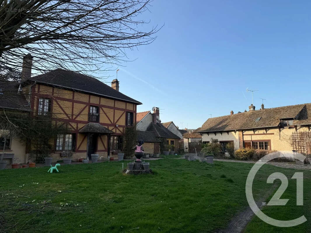 Maison à EZY-SUR-EURE