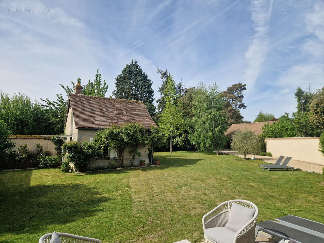Maison à HOUDAN