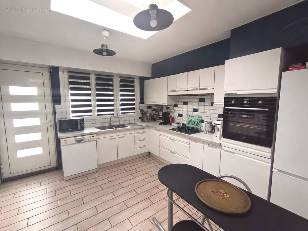 Maison à NEUVILLE-EN-FERRAIN