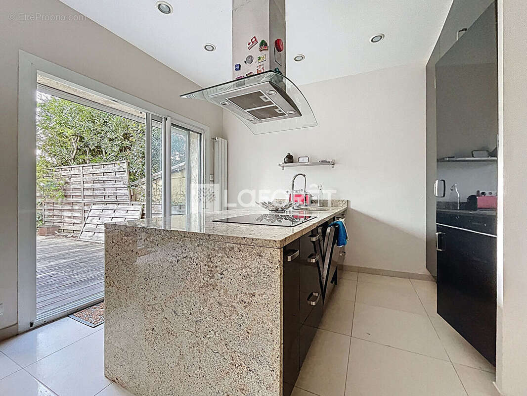 RARE !! Belle Maison pierre145m²-Gd Jardin plein sud -dépendance - photo 4