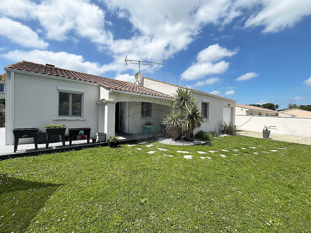 Maison à LE CHAY