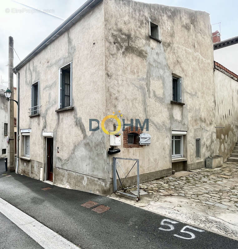 Maison à AUZAT-LA-COMBELLE