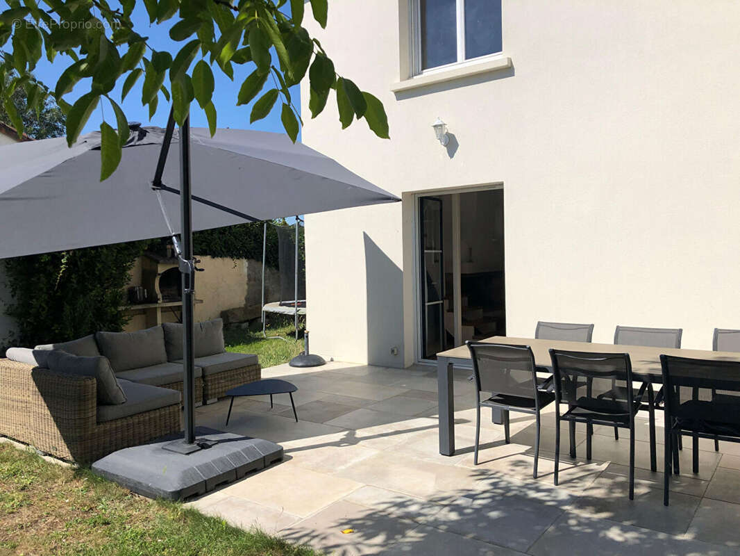 Maison familiale rénovée - 172 m², suite parentale, beaux volumes et jardin au calme - Les Sorinières - photo 5