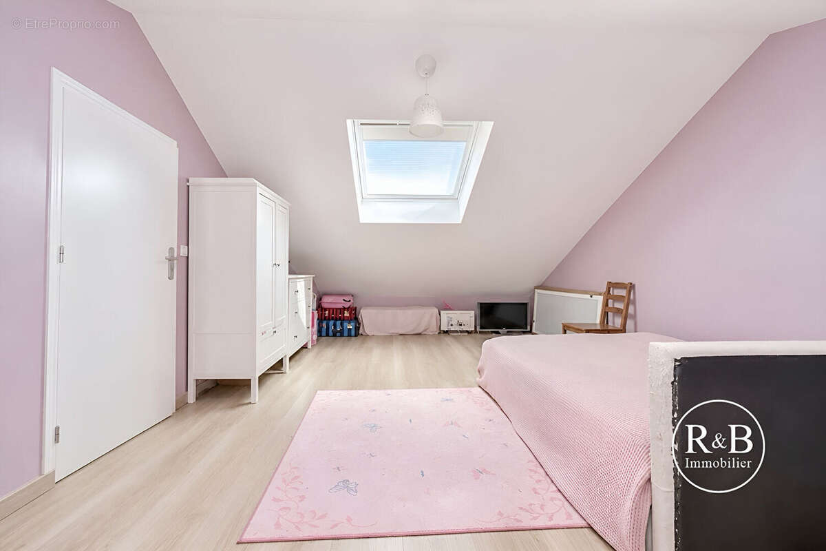 Appartement à LES CLAYES-SOUS-BOIS