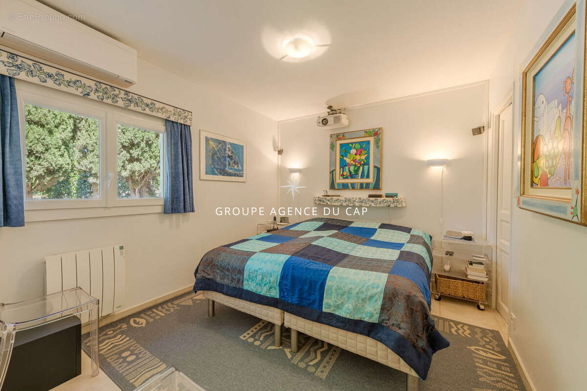 Villa valescure proche centre commercial a pieds - photo 9