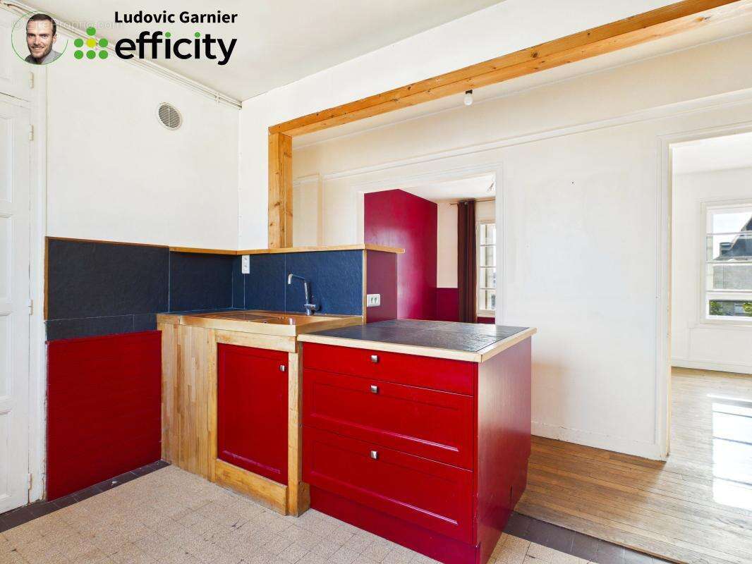 Maison 180 m² à Saint-Hilaire-Du-Harcouet  - photo 11