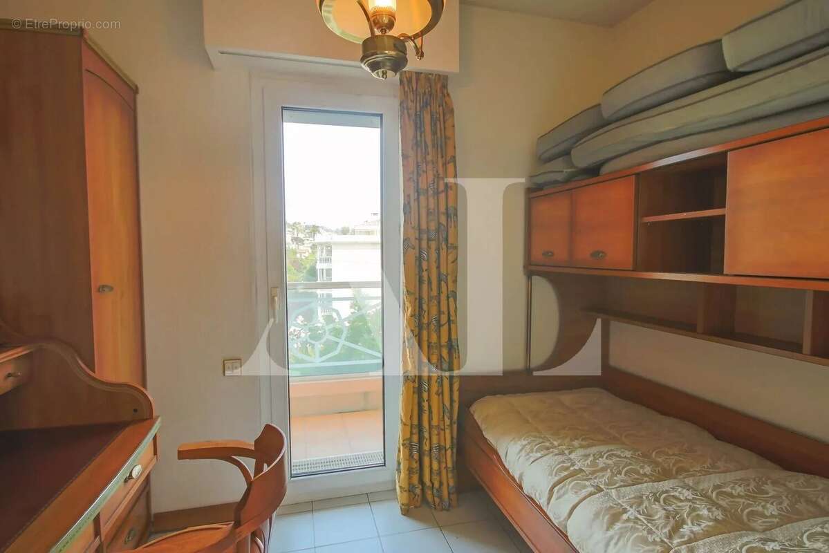 Appartement à VALLAURIS