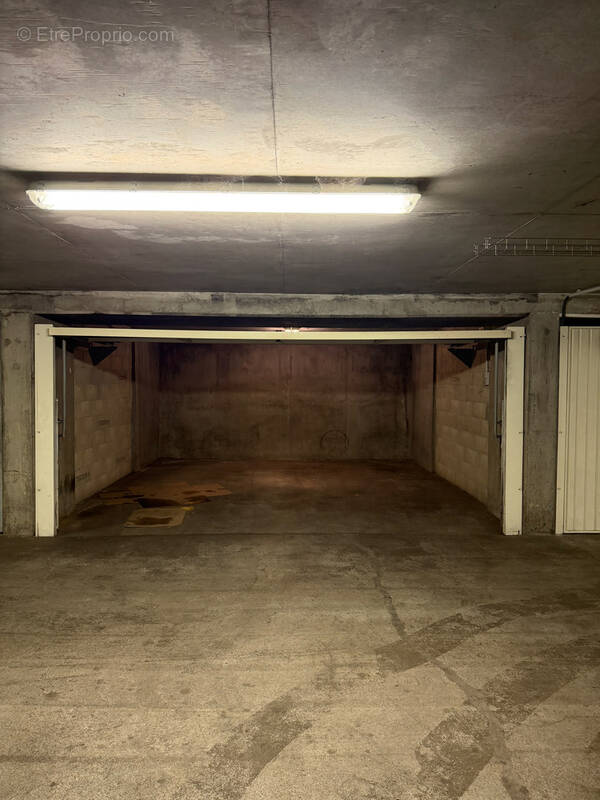 Parking à LYON-4E