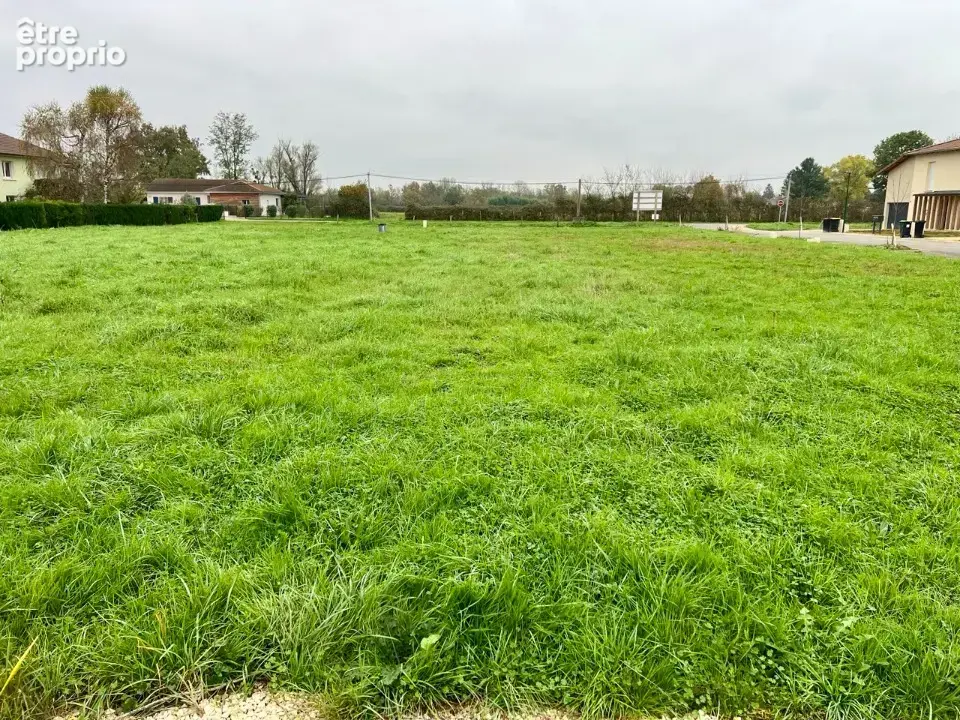 Terrain 770 m² à Cras-Sur-Reyssouze  - photo 3