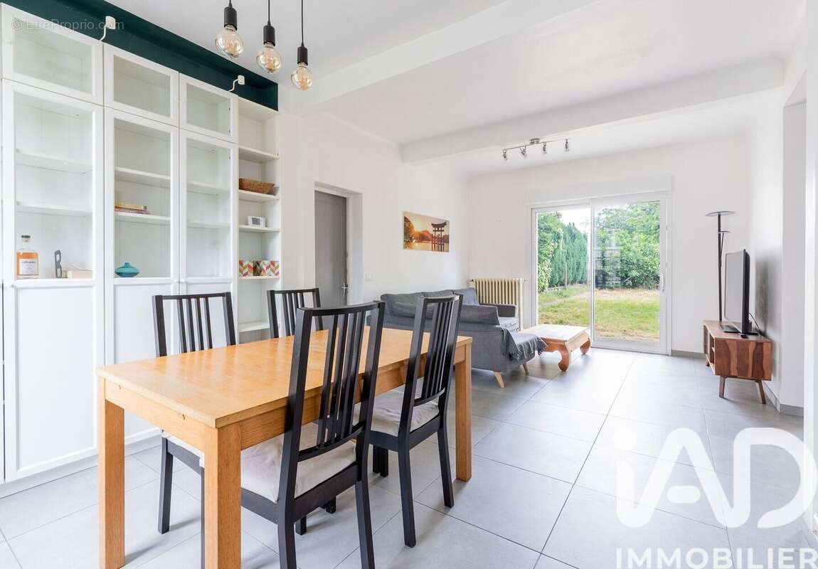 Photo 2 - Maison à SAVIGNY-SUR-ORGE